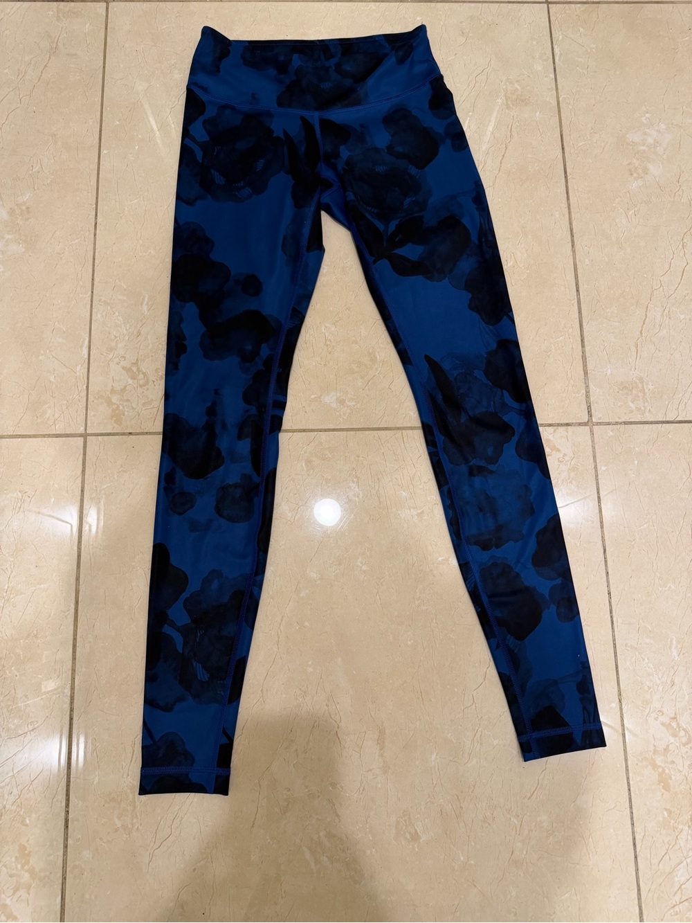 lululemon athletica Blue and Black Floral Leggings - Picture 2 of 5
